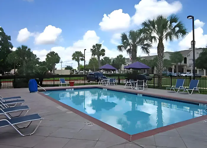 Lonestar Suites